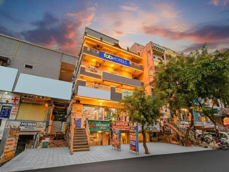 Fabhotel Vk Luxury Room's — exterior view