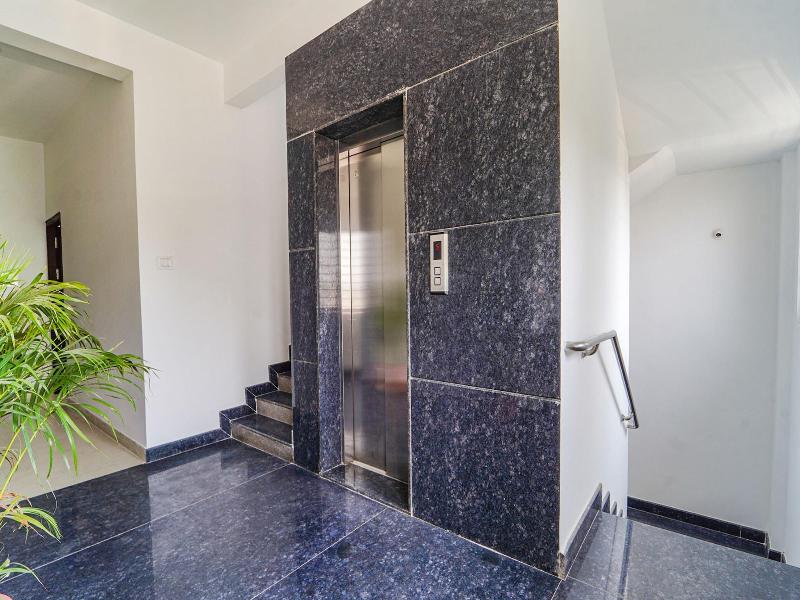 Fabhotel Metro Suites image