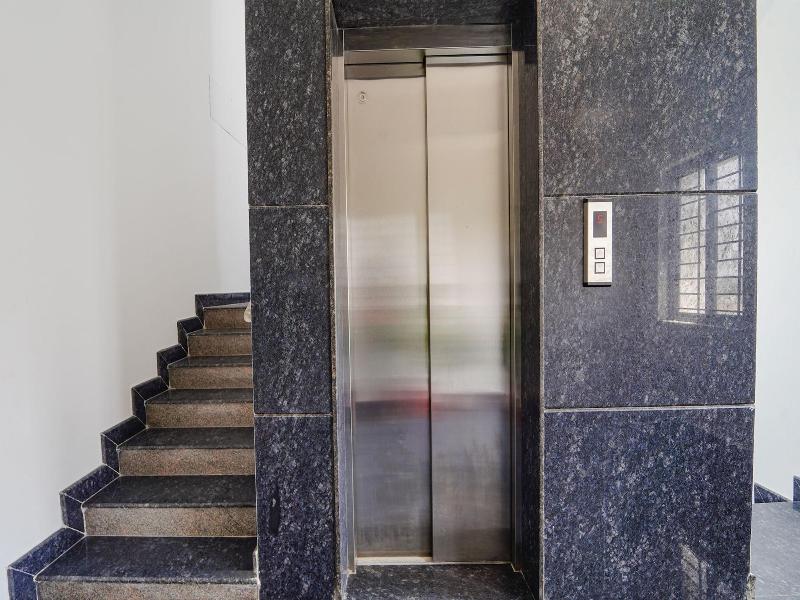 Fabhotel Metro Suites image