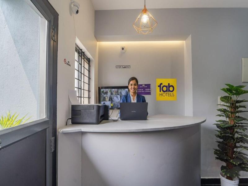 Fabhotel Metro Suites image