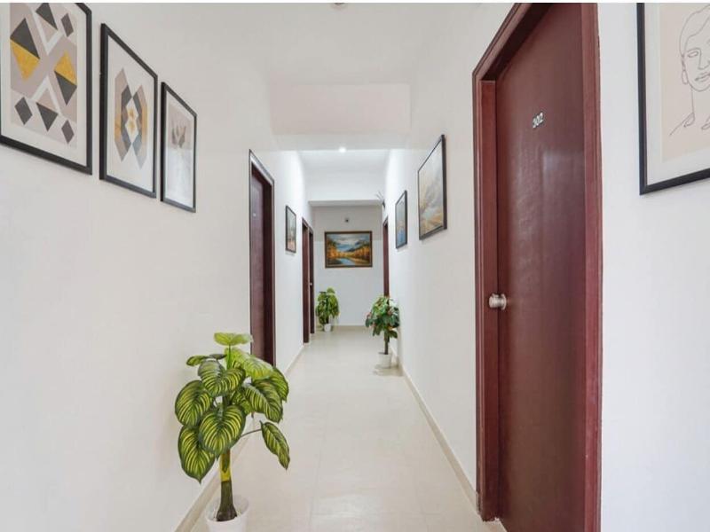 Fabhotel Metro Suites image
