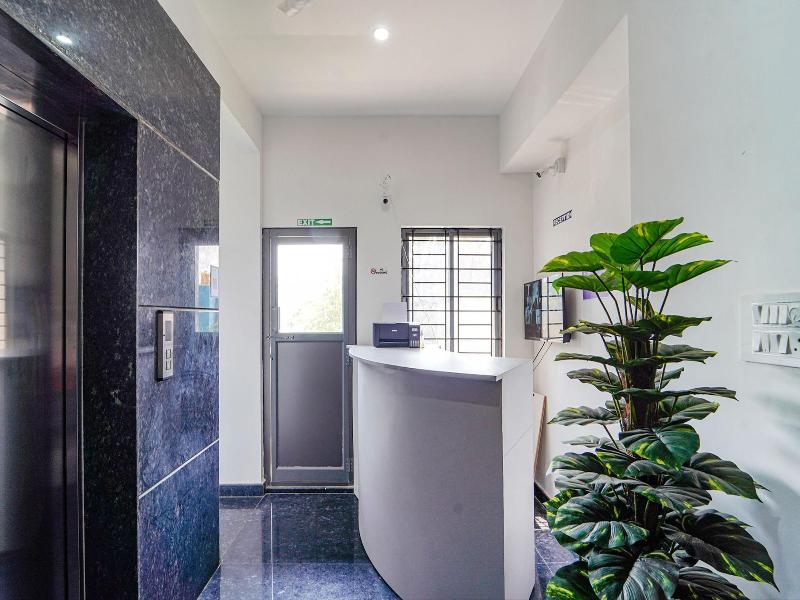 Fabhotel Metro Suites image