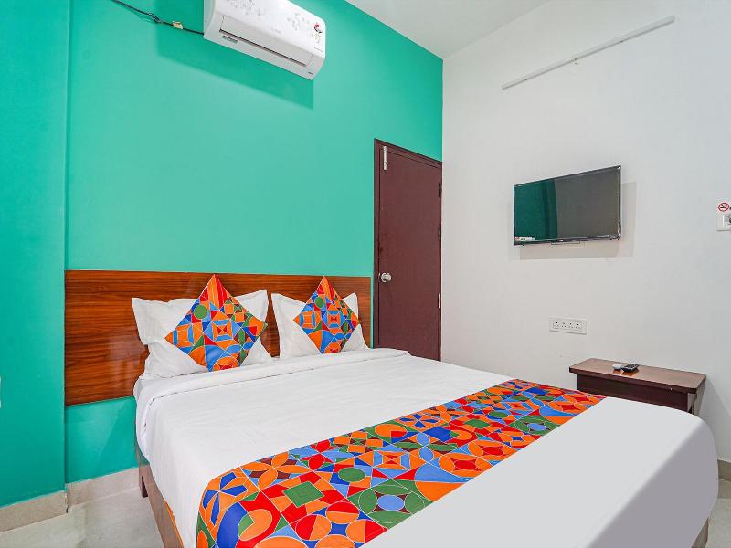 Fabhotel Metro Suites image