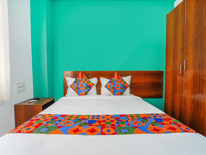 Fabhotel Metro Suites image