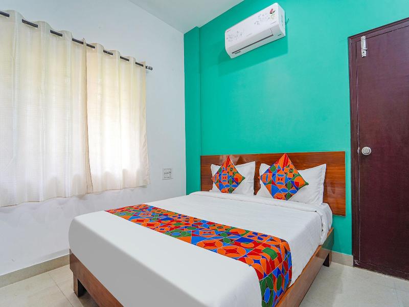 Fabhotel Metro Suites image