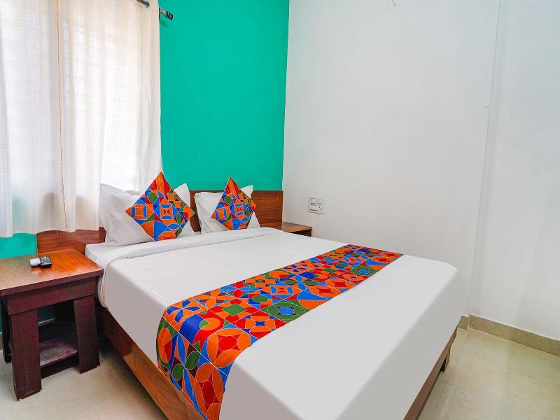 Fabhotel Metro Suites image