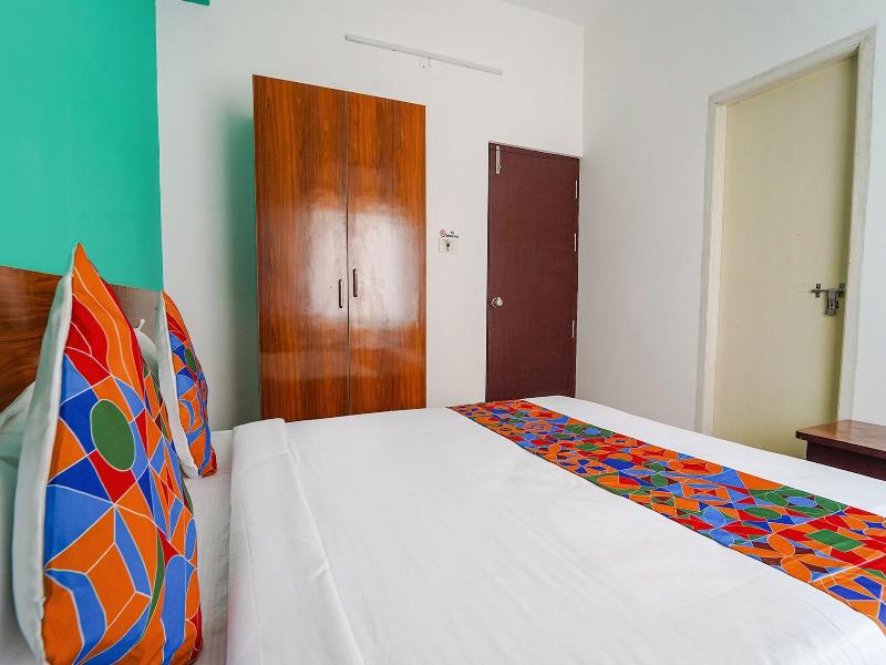 Fabhotel Metro Suites image