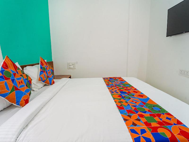 Fabhotel Metro Suites image