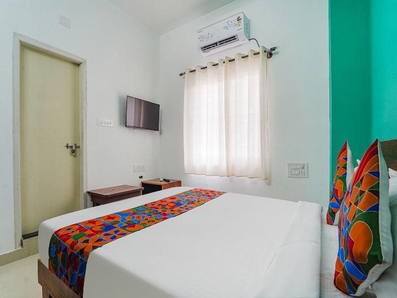 Fabhotel Metro Suites image