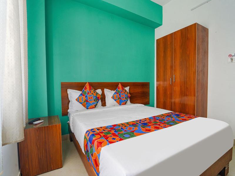 Fabhotel Metro Suites image