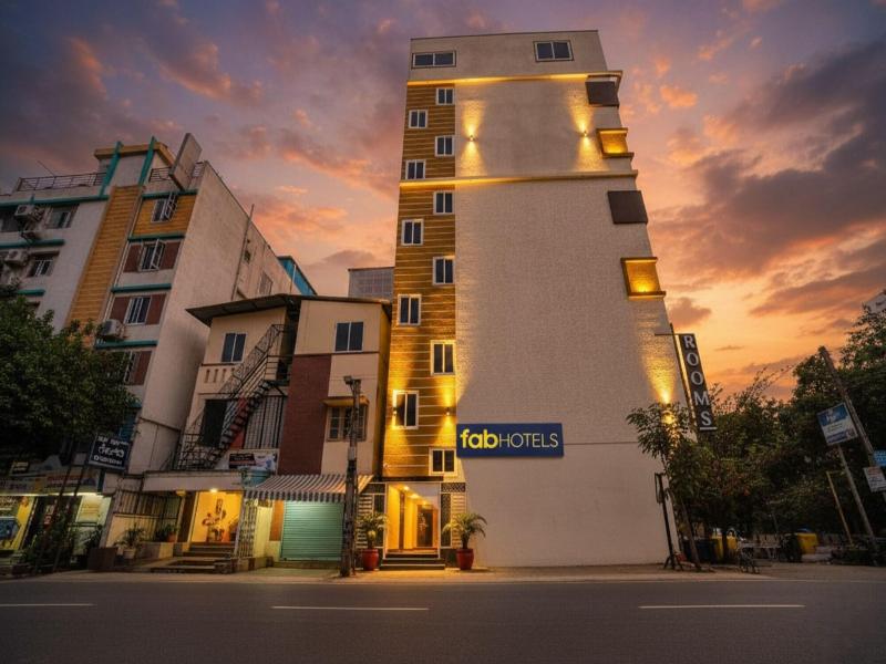 Fabhotel Hsr Gateway image