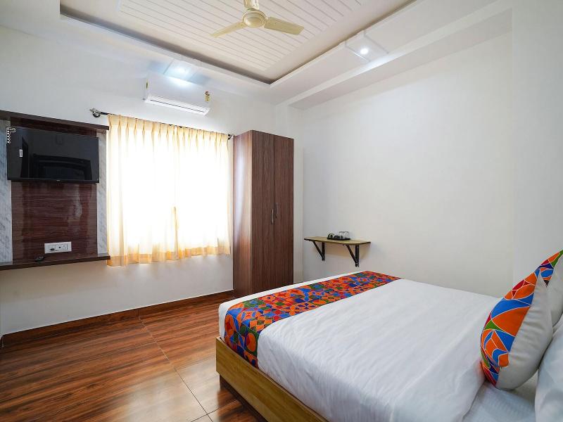 Fabhotel Hsr Gateway image