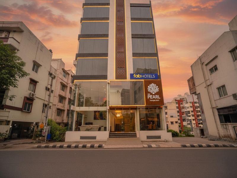 Fabhotel The Pearl Boutique image
