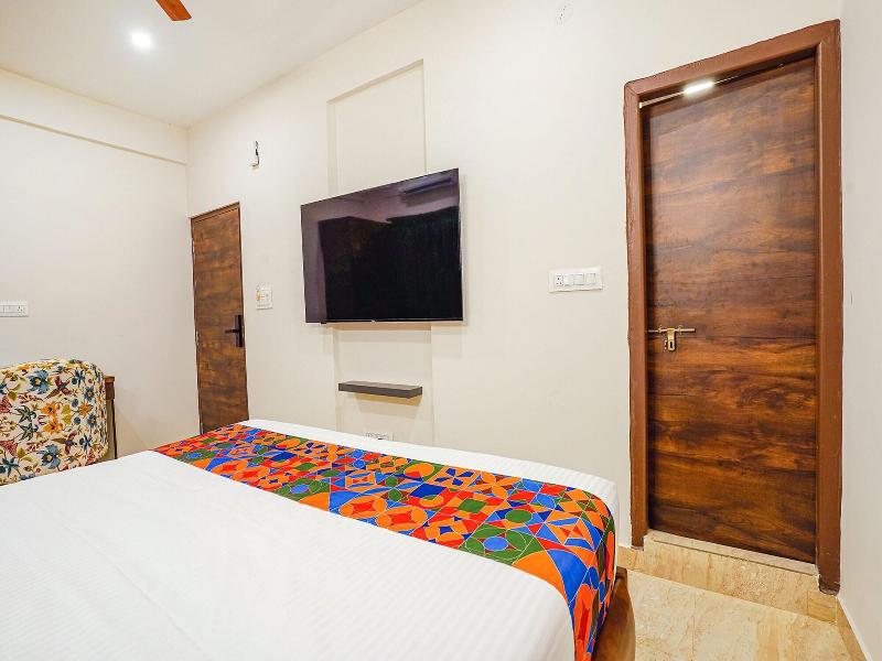 Fabhotel The Pearl Boutique image