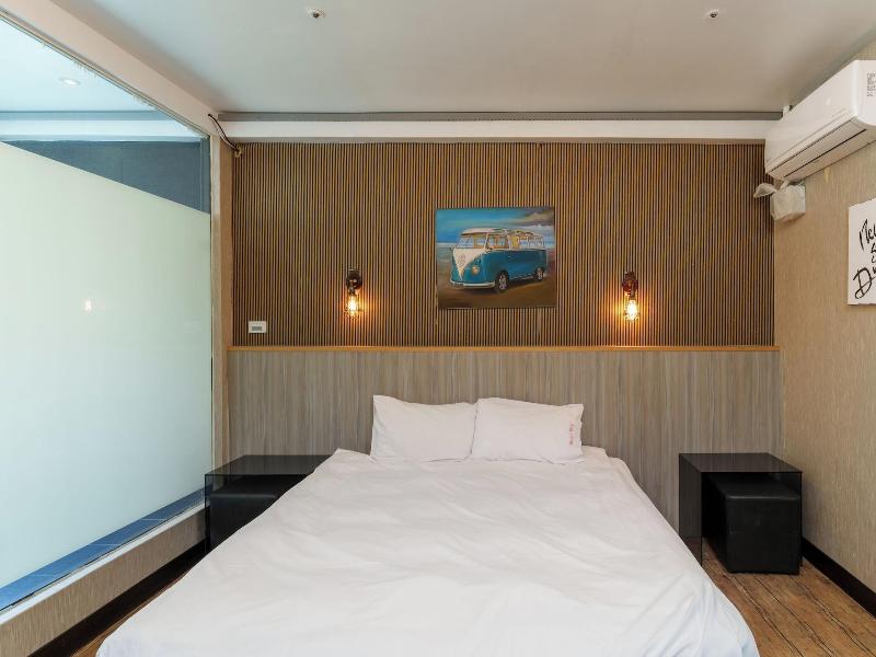 Loveriverinn image