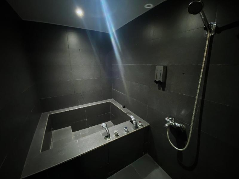 Loveriverinn image