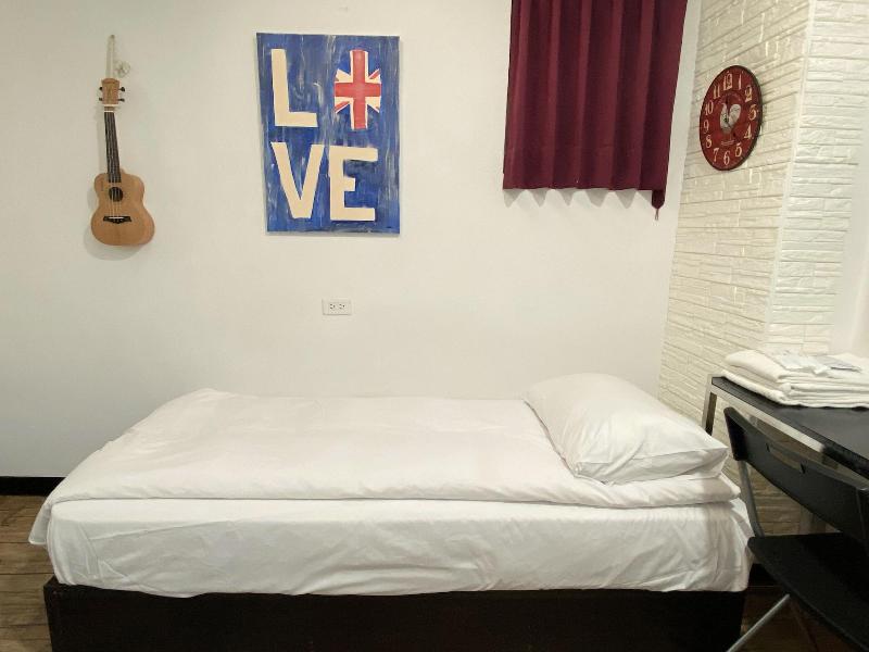 Loveriverinn image