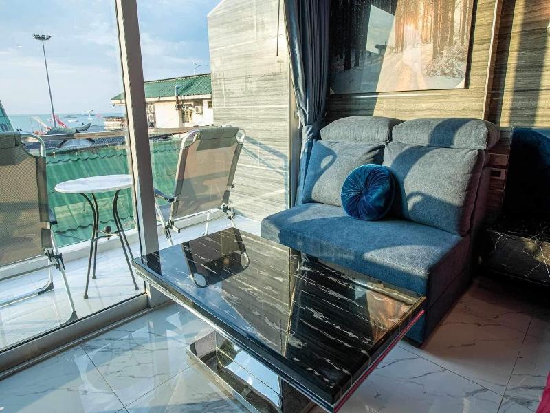 The Globe Hotel Bar And Restaurant image