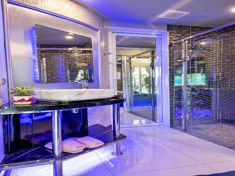 The Globe Hotel Bar And Restaurant image