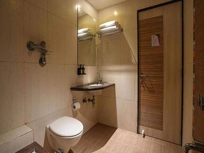 Fabhotel Prime Rester Select Chakan image