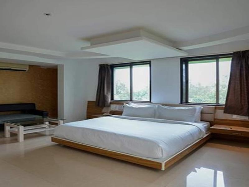 Fabhotel Prime Rester Select Chakan image