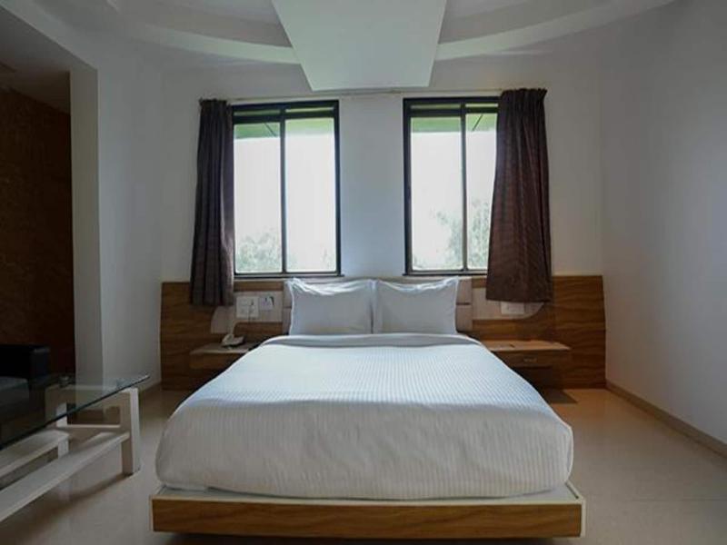 Fabhotel Prime Rester Select Chakan image