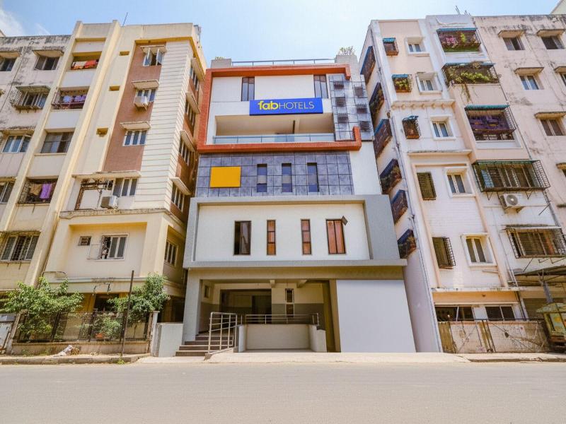 Fabhotel Starhood — general view