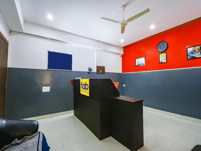 Fabhotel Starhood