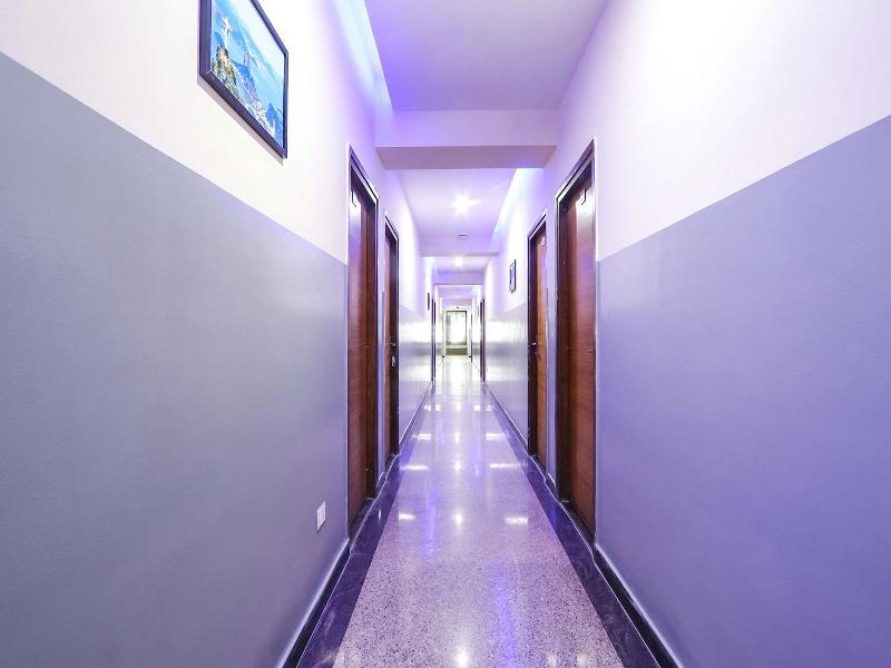 Fabhotel Starhood