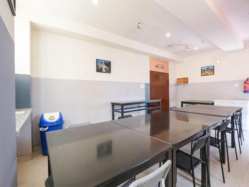 Fabhotel Starhood