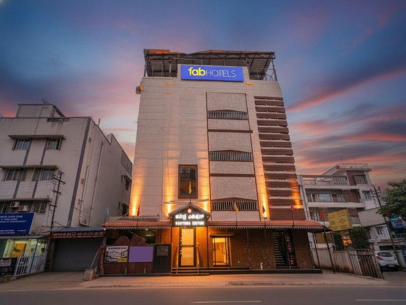 Fabhotel Pavithraa Edition image