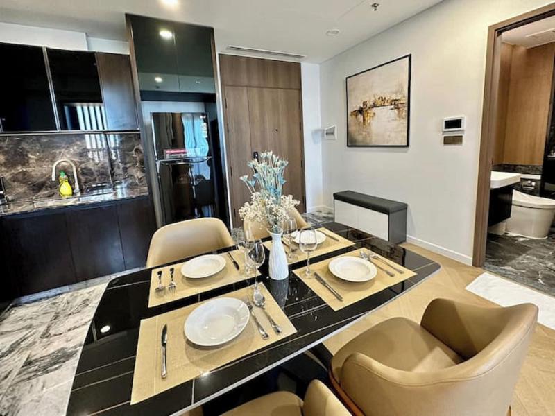 Lumiere Vacation By Kvg Suite Apartment image