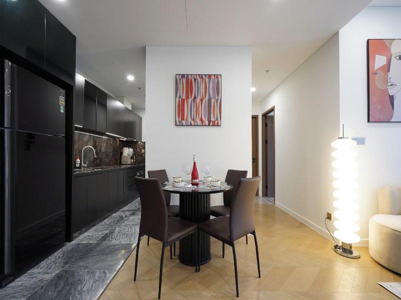 Lumiere Vacation By Kvg Suite Apartment image