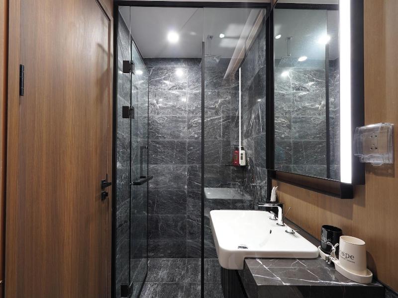 Lumiere Vacation By Kvg Suite Apartment image