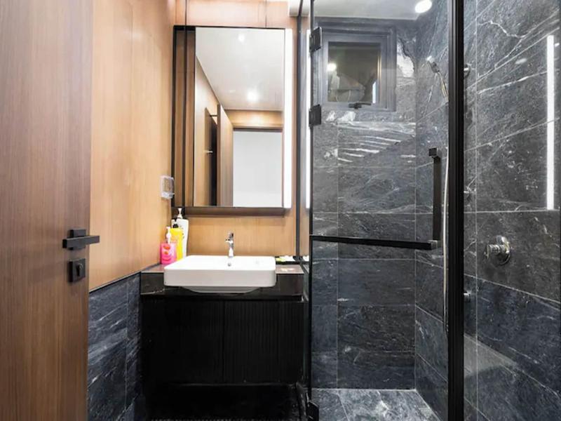 Lumiere Vacation By Kvg Suite Apartment image