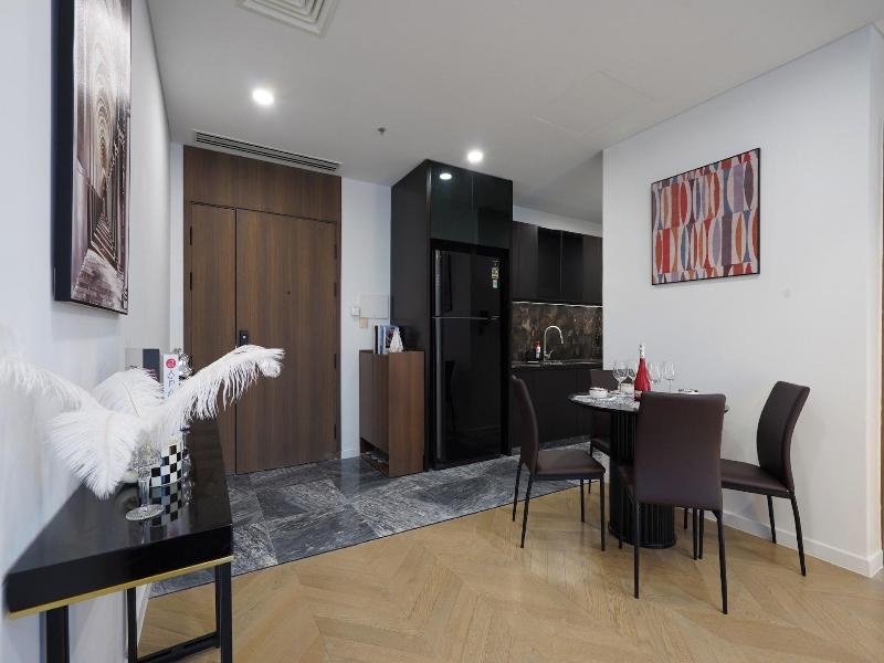 Lumiere Vacation By Kvg Suite Apartment image