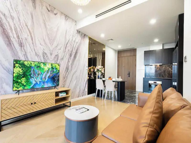 Lumiere Vacation By Kvg Suite Apartment image