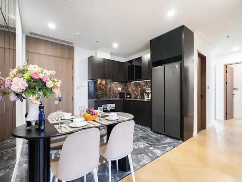 Lumiere Vacation By Kvg Suite Apartment image