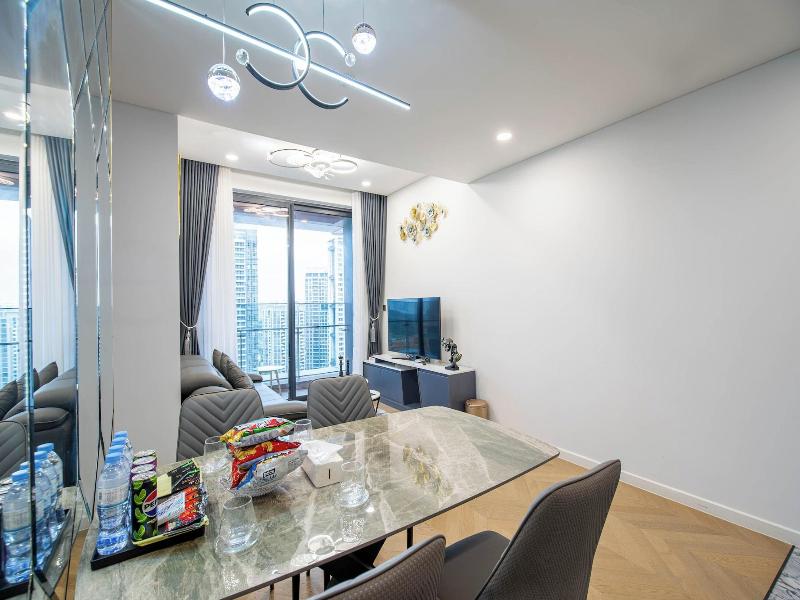 Lumiere Vacation By Kvg Suite Apartment image