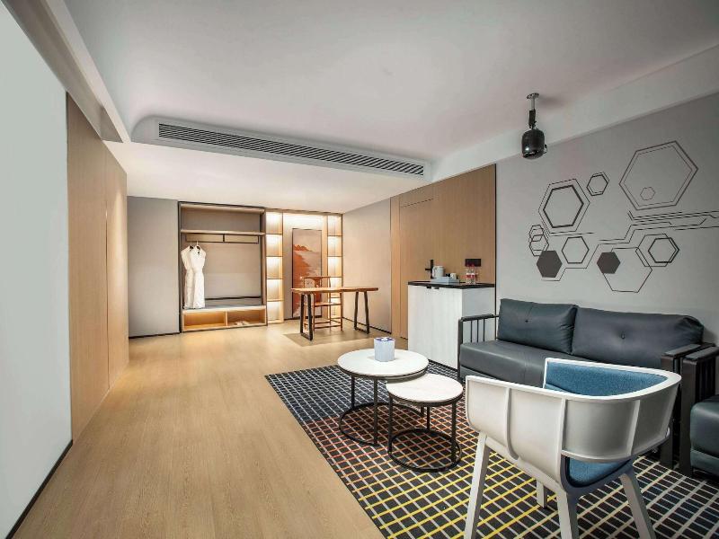 Microtel By Wyndham Handan New Century image