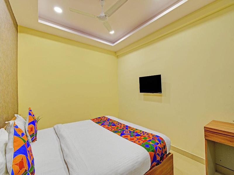 Fabhotel Metro image