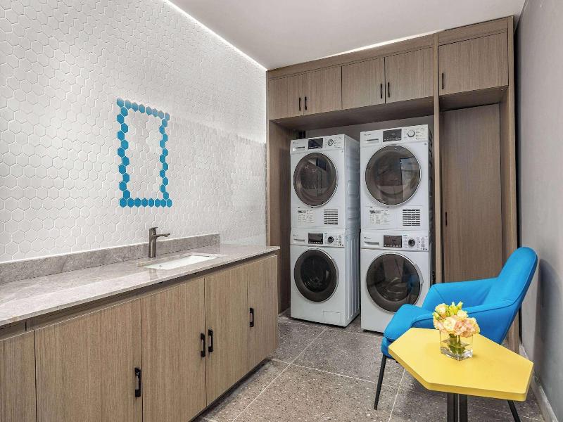 Microtel By Wyndham Xishuangbanna Mengle image