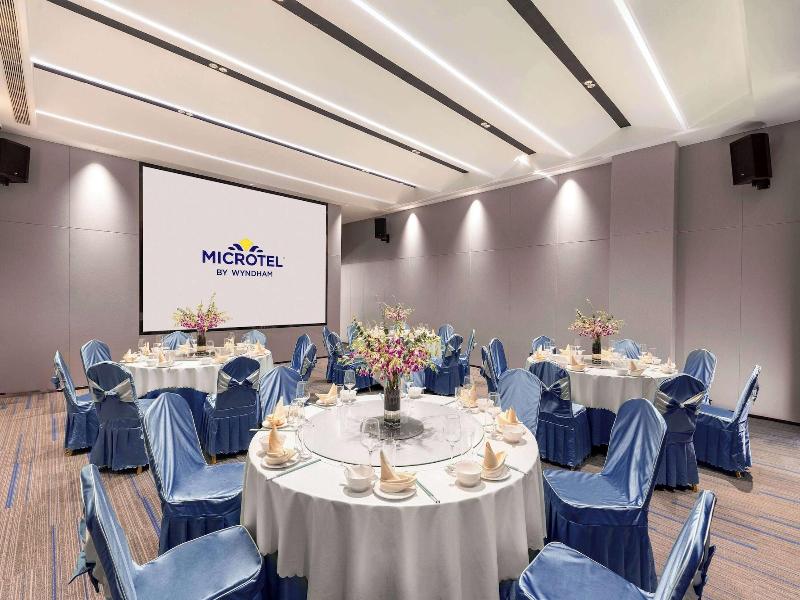 Microtel By Wyndham Xishuangbanna Mengle image