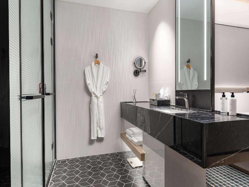 Microtel By Wyndham Xishuangbanna Mengle image