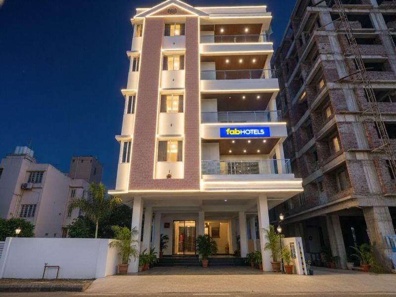 Fabhotel Prime Athiti Delight Stay image