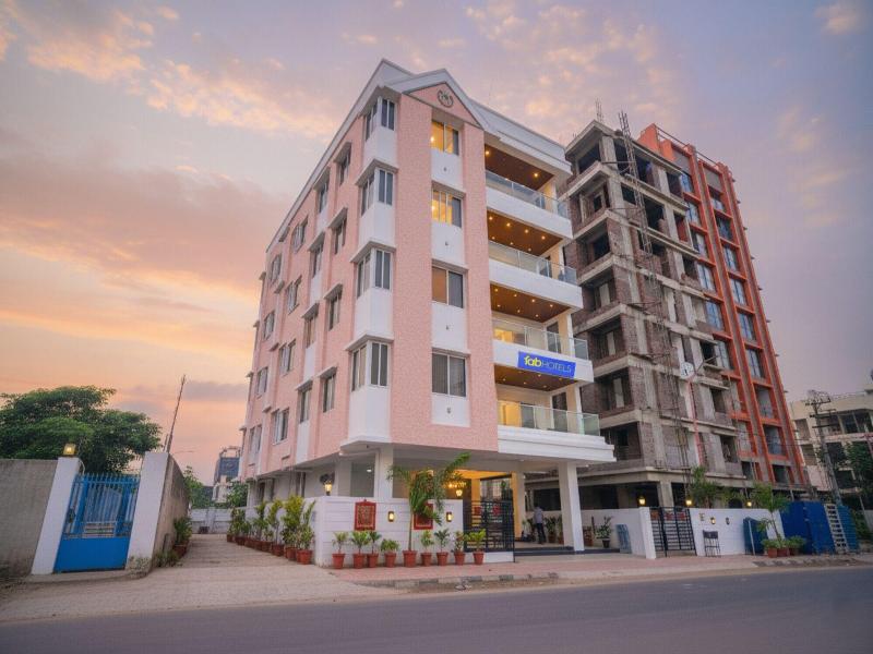 Fabhotel Prime Athiti Delight Stay image