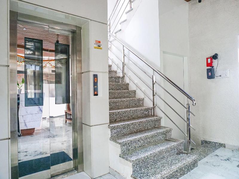 Fabhotel Prime Athiti Delight Stay image