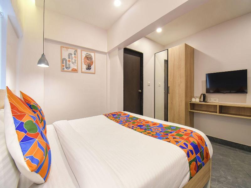 Fabhotel Olive Suite image