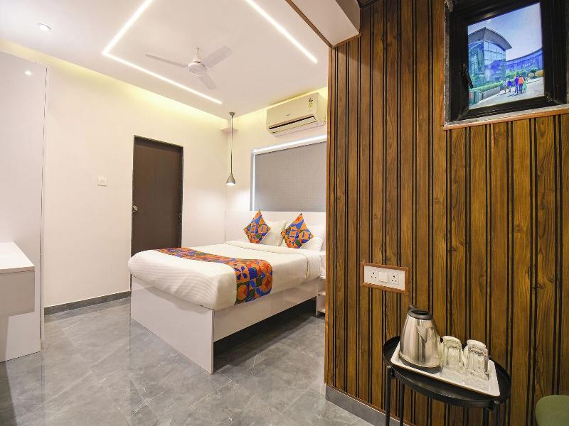 Fabhotel Olive Suite image