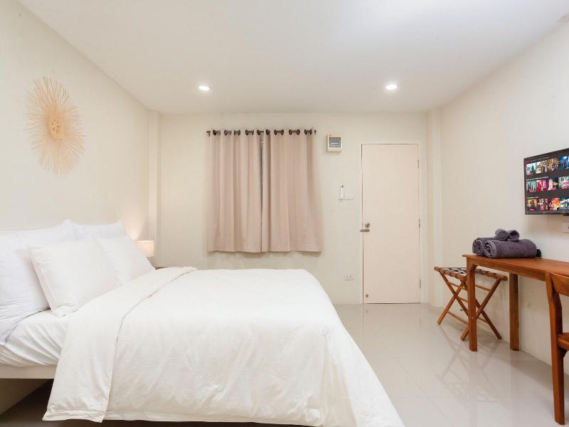 Comfy Corner Hotel image